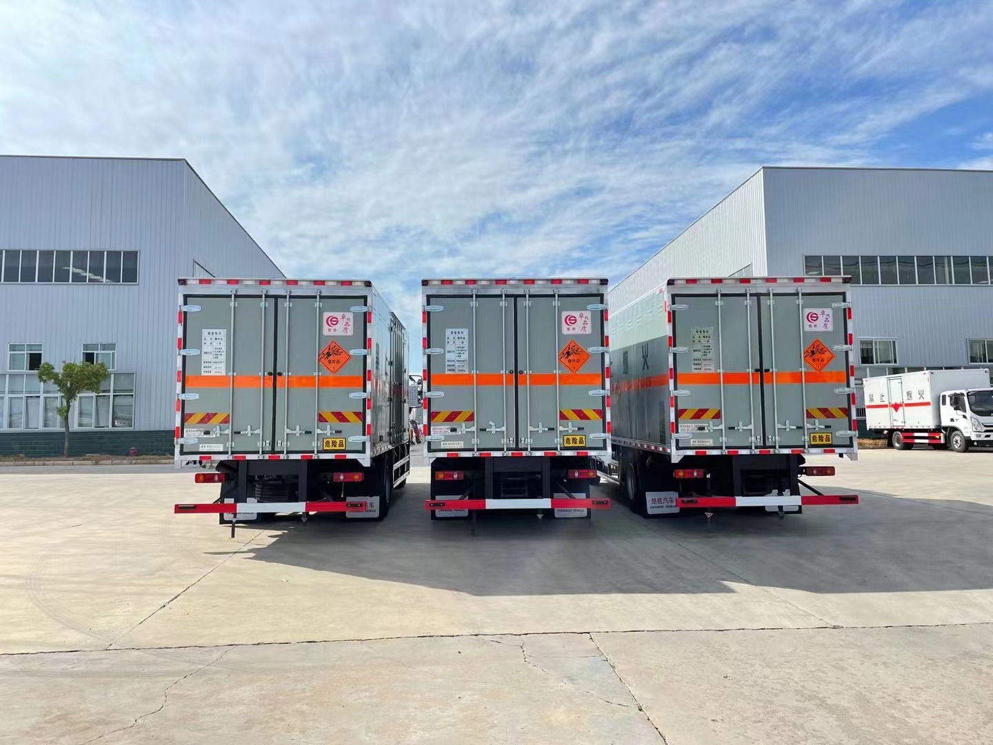 東風天錦10T爆破器材運輸車