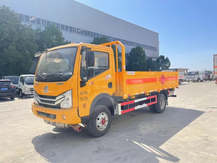 東風多利卡4噸氣瓶運輸車玉柴發(fā)動機