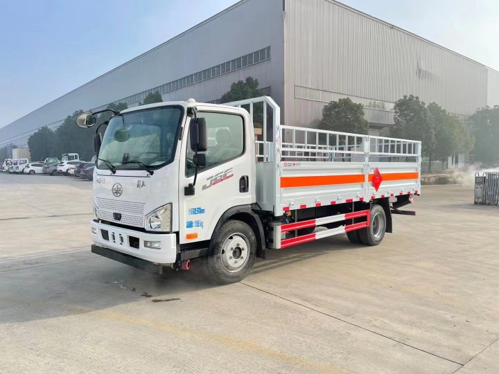 解放5.2米氣瓶運輸車/7.55噸