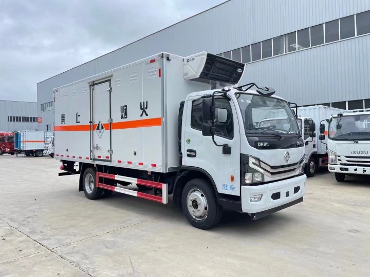 東風(fēng)5.2米雜項廂式車